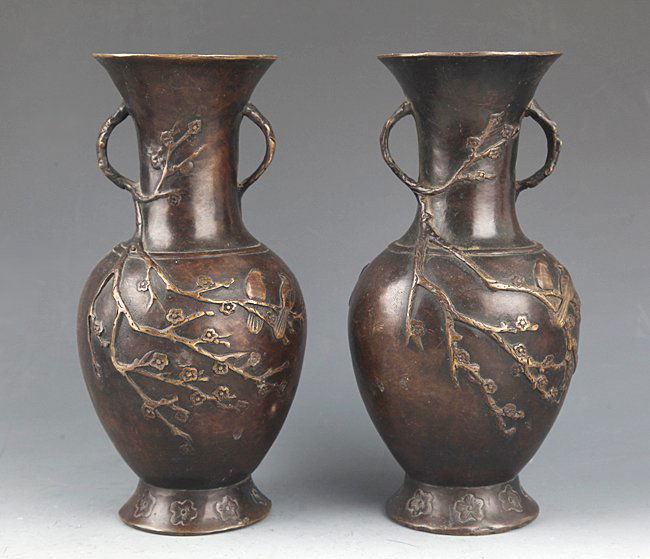 A PAIR OF FINELY CARVED BRONZE FLOWER JAR (1 of 8)