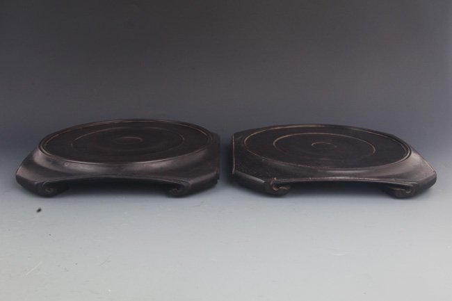 PAIR OF XIAO YE ZI TAN STAND: Qing Dynasty, High:1.25 inch × Width:8.5 inch × Long:7.0 inch