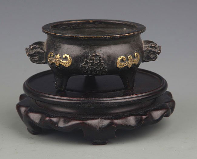 A DOUBLE LION EAR BRONZE CENSER (1 of 6)