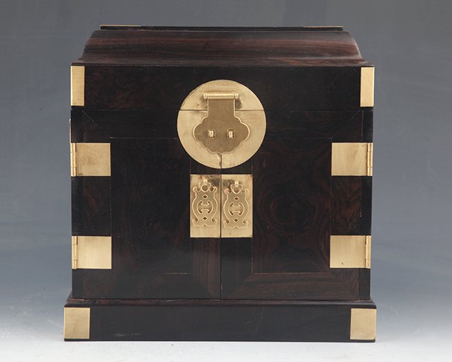FINE ZI TAN MU TABLE TOP CHEST (1 of 8)