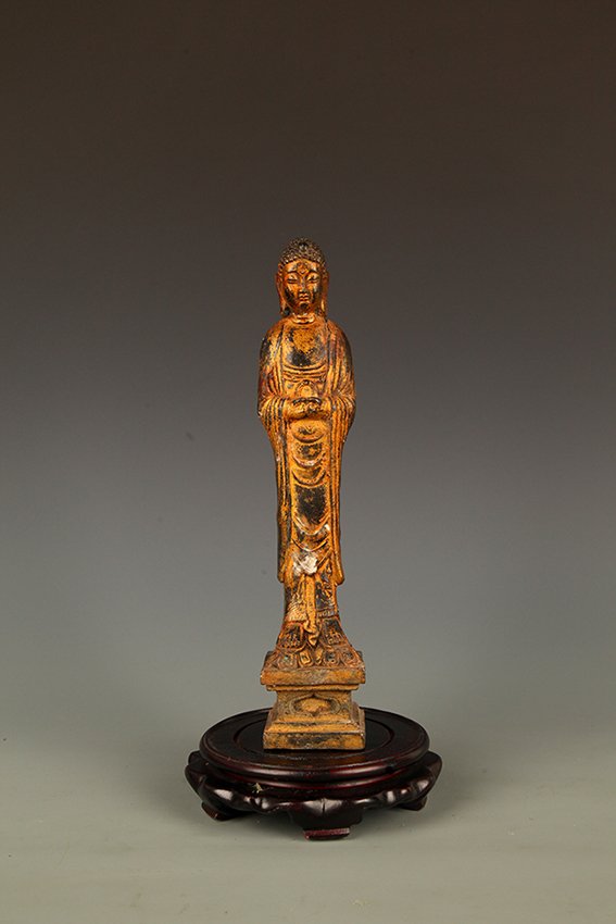 A TALL TIBETAN BRONZE BUDDHA FIGURE (1 of 8)