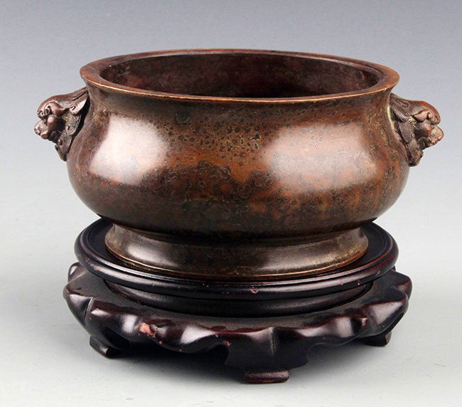A LION EAR ROUND BRONZE CENSER (1 of 5)