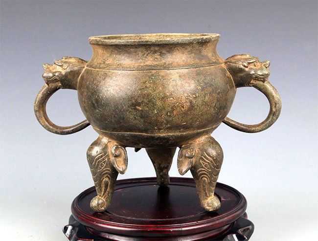 A DOUBLE ELEPHANT EAR BRONZE CENSER (1 of 6)