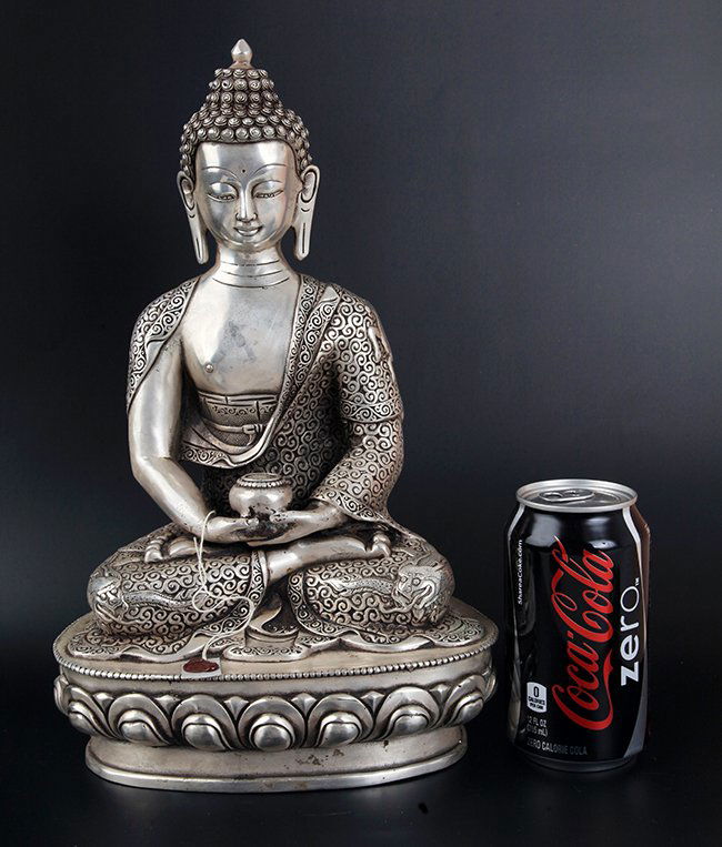 LARGE BRONZE TIBETAN BUDDHA (1 of 10)