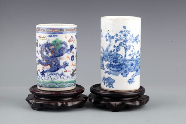 A PAIR OF COLORED PORCELAIN BRUSH POT (1 of 6)