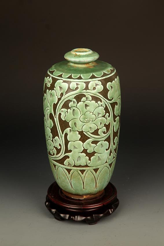 A "CI ZHOU YAO" DARK GREEN COLOR "MEI" BOTTLE: Possibly Song Dynasty, High: 9.75 inch; Diameter: 1.0 inch
