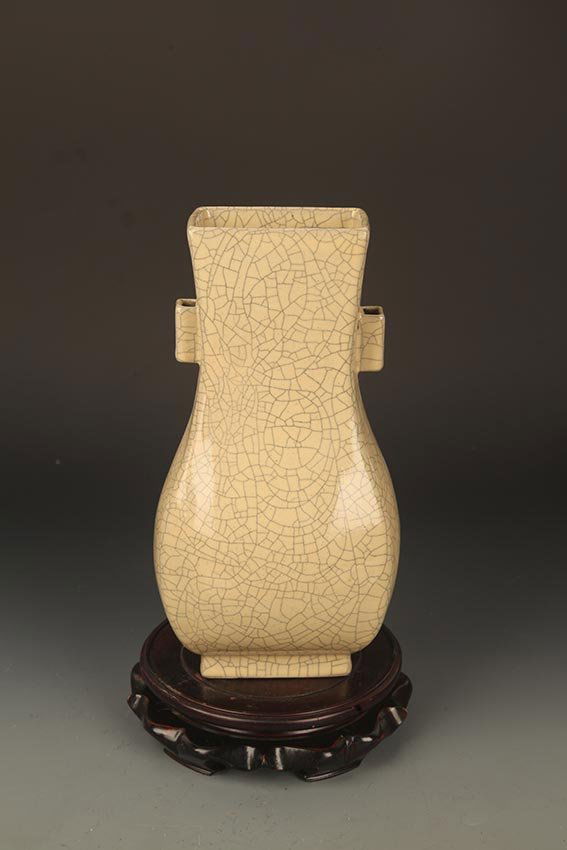 A "GE YAO" RICE COLOR GROUND DOUBLE EAR JAR (1 of 6)