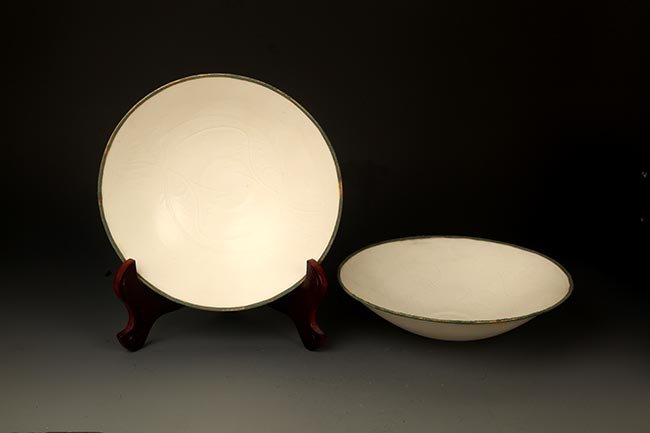 GROUP OF TWO DING YAO CARVED PORCELAIN BOWL (1 of 4)