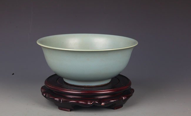 A LIGHT BLUE COLOR "RU YAO" PORCELAIN BOWL: Possibly Ming Dynasty, High: 3.0 inch Diameter:7.25 inch