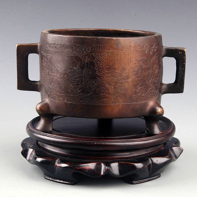 A FINELY CARVED DOUBLE HANDLE BRONZE CENSER (1 of 6)
