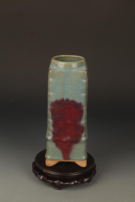 A JUN YAO TRIPOD FOOT "SONG" STYLE PORCELAIN JAR (1 of 5)