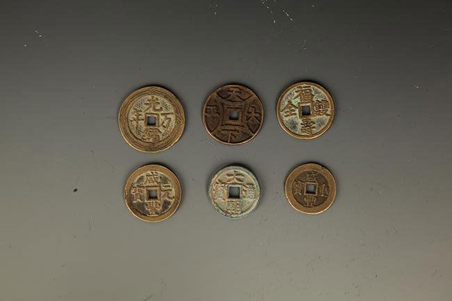 GROUP OF SIX OLD CHINESE COIN (1 of 2)