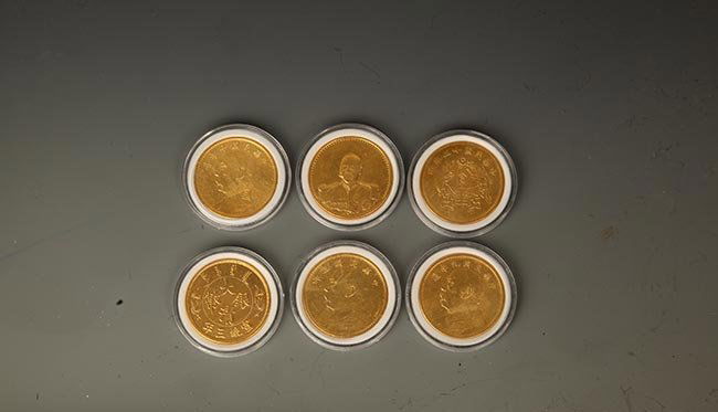 GROUP OF SIX OLD GOLD GILT CHINESE COIN (1 of 2)
