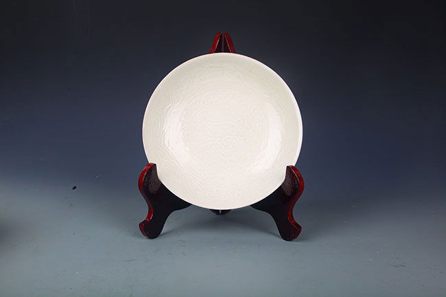 DING YAO WHITE COLOR GLAZED FLOWER PLATE (1 of 6)