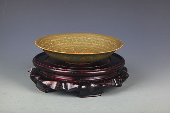 A YAO ZHOU YAO FLOWER PATTERN PORCELAIN PLATE (1 of 5)