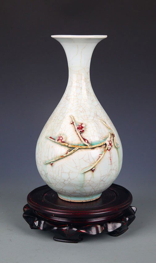 A GE KILN WHITE COLOR YU HU CHUN BOTTLE (1 of 6)