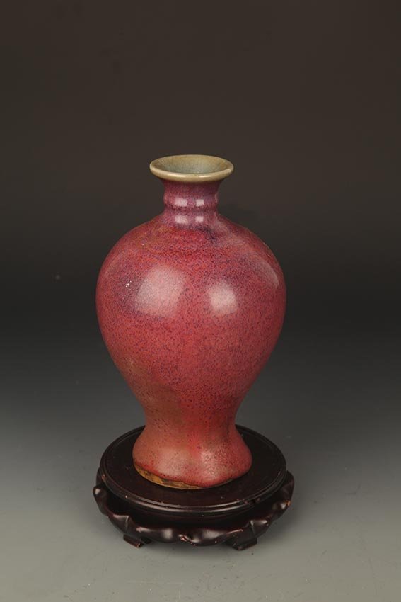 A FINE RED "JUN" COLOR GLAZED PORCELAIN JAR (1 of 6)
