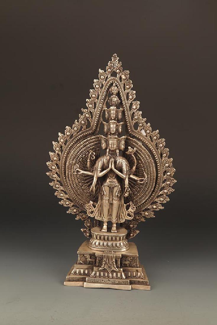 A FINE TIBETAN BUDDHA GUAN YIN FIGURE (1 of 9)