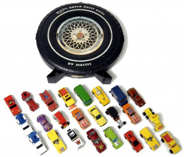 Tire Shaped Hot Wheels Carrying Case With 24 Toy Ca