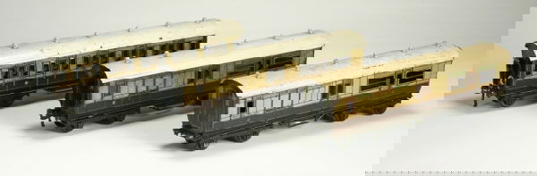 Three Bassett Lowke 0 gauge passenger coaches, two: Three Bassett Lowke 0 gauge passenger coaches, two guards/3rd No 1921 and a passenger coach (3).
