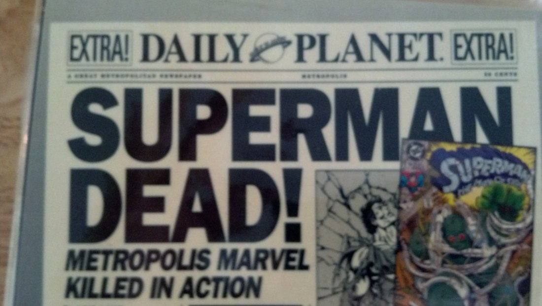 SUPERMAN IS DEAD - GRAPHIC NOVEL - SPECIAL FOR DEALER