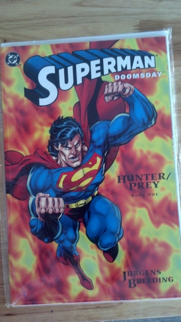 SUPERMAN DOOMSDAY - HUNTER/PREY BOOK 1: INCREDIBLE FIRST ISSUE - SUPERMAN IS VERY HOT RIGHT NOW FOR BOTH COLLECTORS AND RESELLERS. YOU CANT LOSE WITH THIS GREAT FIRST ISSUE. LOW START ON ALL LOTS - MY PARTNERS SAY IM CRAZY FOR THESE STARTIN