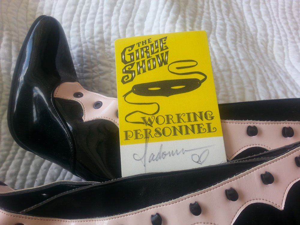 MADONNA SIGNED BOOTS WITH SIGNED BACKSTAGE PASS!! - 2