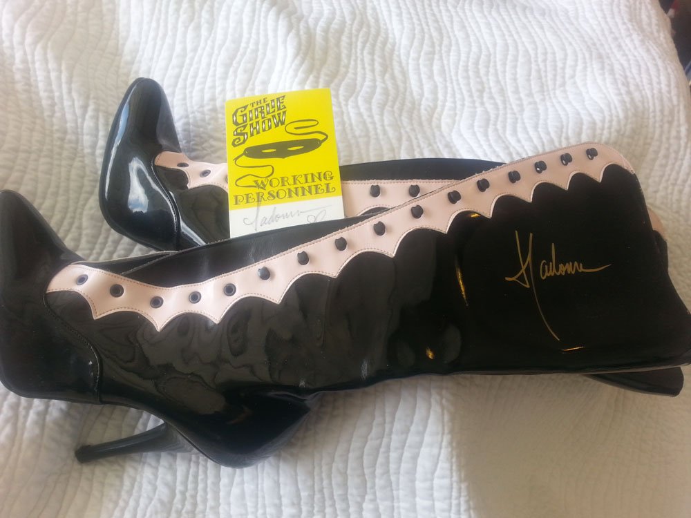 MADONNA SIGNED BOOTS WITH SIGNED BACKSTAGE PASS!! - 3