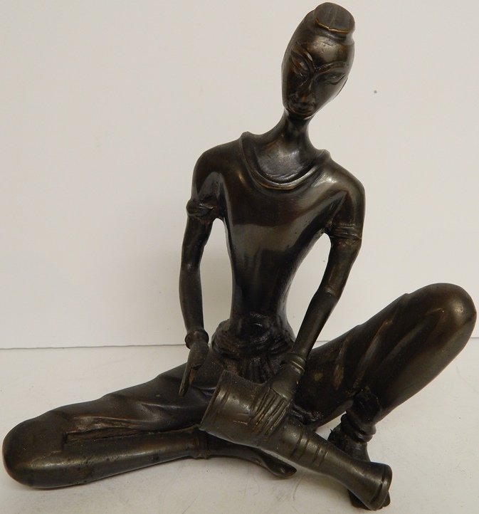 PRIMITIVE ANTIQUE BRONZE SCULPTURE: 18 X 18 CM