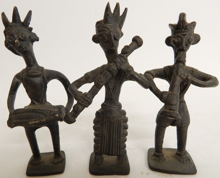 (3) ANTIQUE BRONZE PRIMITIVE FIGURES: 10 X 5 CM