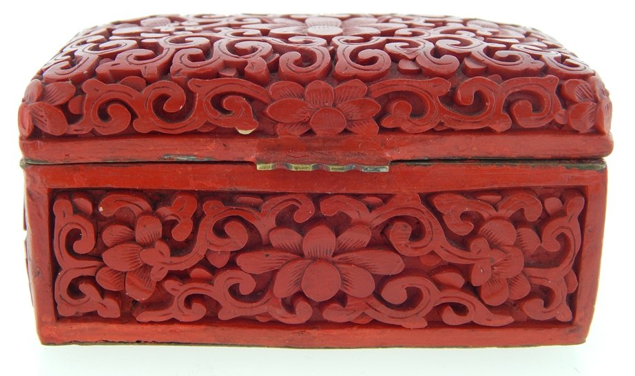 ANTIQUE CHINESE CINNABAR LIDDED BOX: 3" X 1.5"