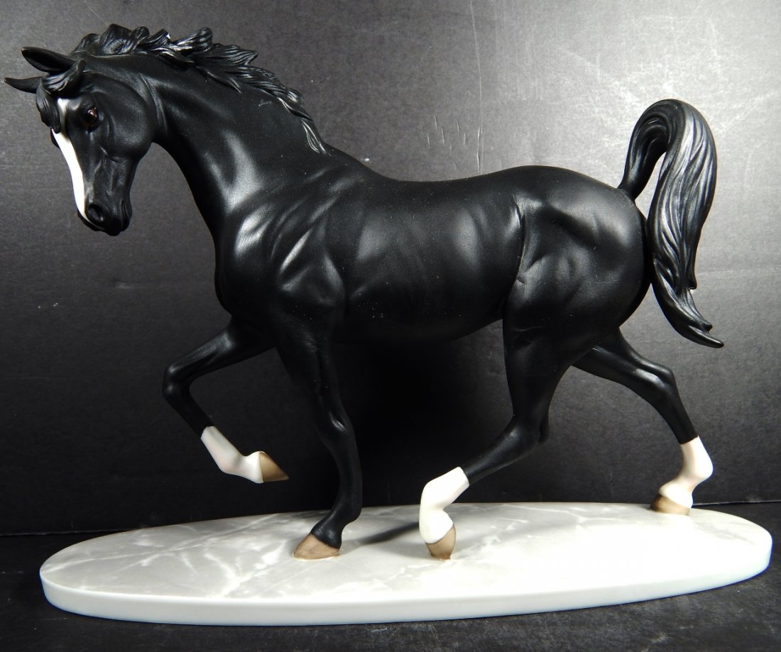 LENOX "THE ARABIAN KNIGHT": THE ARABIAN KNIGHT IS AN ORIGINAL WORK OF ART CREATED EXCLUSIVELY FOR THE INTERNATIONAL HORSE SCULPTURE COLLECTION, CRAFTED OF FINE PORCELAIN, PAINTED BY HAND, AND INSCRIBED WITH THE LENOX TRADEMARK I