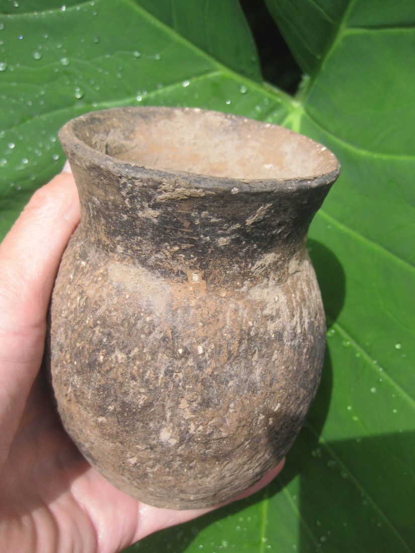 Genuine Chinese Neolithic Earthenware Vase/Jar 2000 BC: Exceptionally Well Preserved Genuine Ancient Neolithic Earthenware Vase/Jar 2000 BC with Impressed Design CLASSIFICATION: Impressed Design Earthenware Jar/Vase. ATTRIBUTION: Pre-Dynastic Ancient China