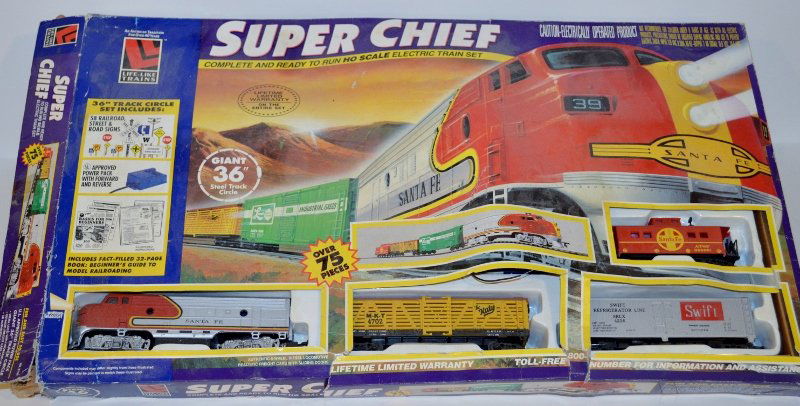 LIFE-LIKE SUPER CHIEF MODEL #8739 SANTA FE HO TRAIN SET: LIFE-LIKE SUPER CHIEF MODEL #8739 SANTA FE HO TRAIN SET 36 INCH TRACK