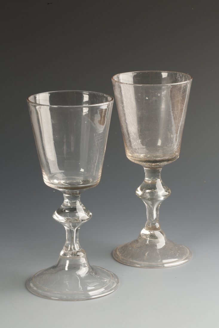 AN 18TH CENTURY WINE GLASS with a straightsided bucket