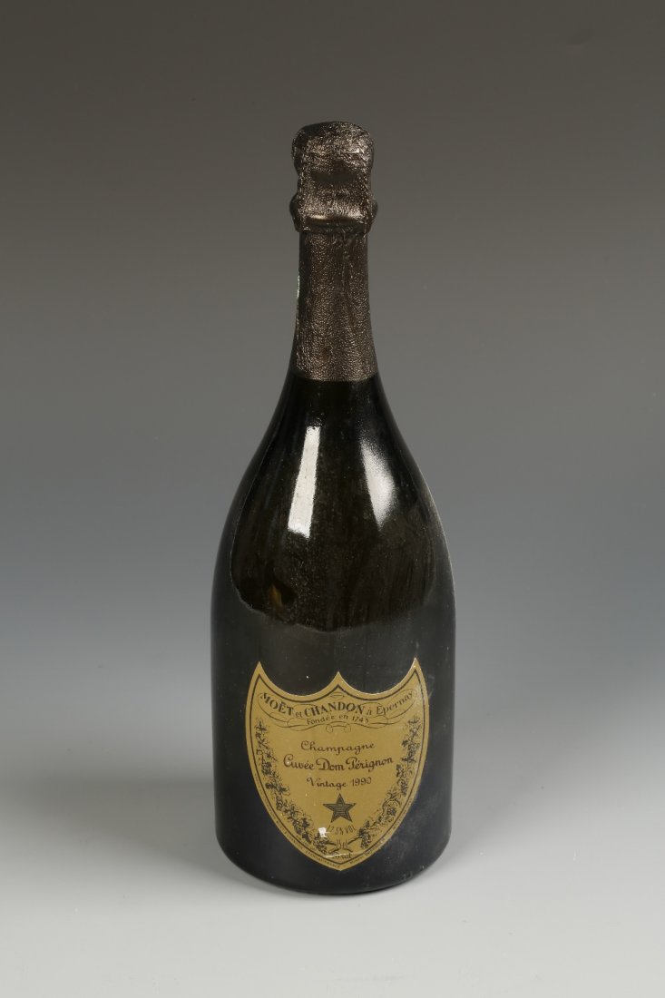 MOET ET CHANDON CUVEE DOM PERIGNON, single bottle, 1990: MOET ET CHANDON CUVEE DOM PERIGNON, single bottle, 1990, 12.5%¦