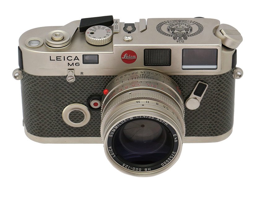 M6 Platinum Sultan of Brunei 50th Birthday Edition: To celebrate 50 th birthday of his majesty, Sultan Brunei ordered the special limited edition from Leica in 1995. Just few pieces with diamond on the top plate edition, There rarities, the special num