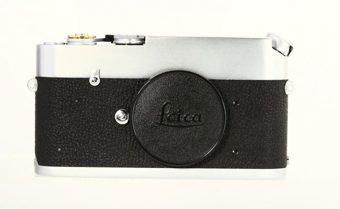 MD-2 Chrome Prototype: SERIAL NO. N/A, N/A This is a rare Leica MD-2 prototype in silver chome finished, lacking "MD-2" and serial number engraving, with M4 type advance level, using rapid loading system of M4, it comes wit