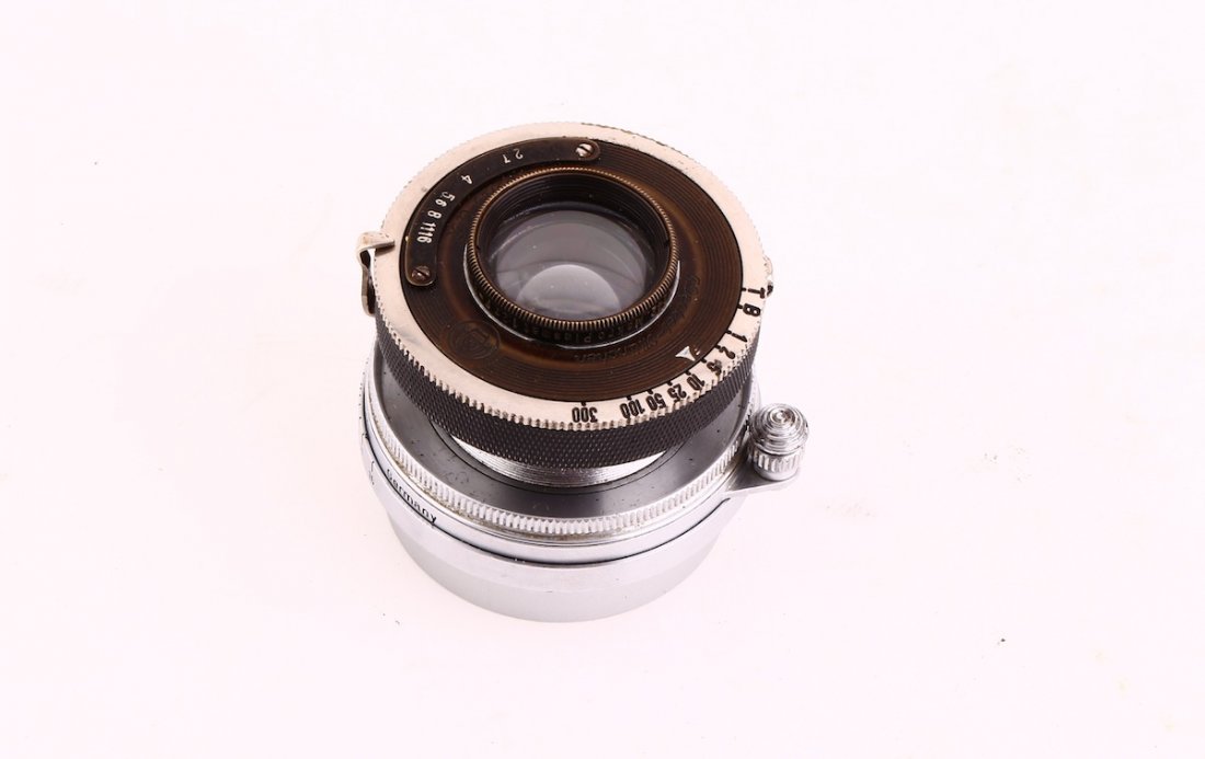 Makro Plasmat 2.7/5cm mount converted with 2/5cm: SERIAL NO. 2468872, N/A This lens is combined with Hugo Meyer and Leitz. The lens head is Hugo Meyer & Co-Goerlitz Makro Plasmat 2.7/5cm and mounted on a Leitz 2/5cm lens. It comes with rear lens cap.