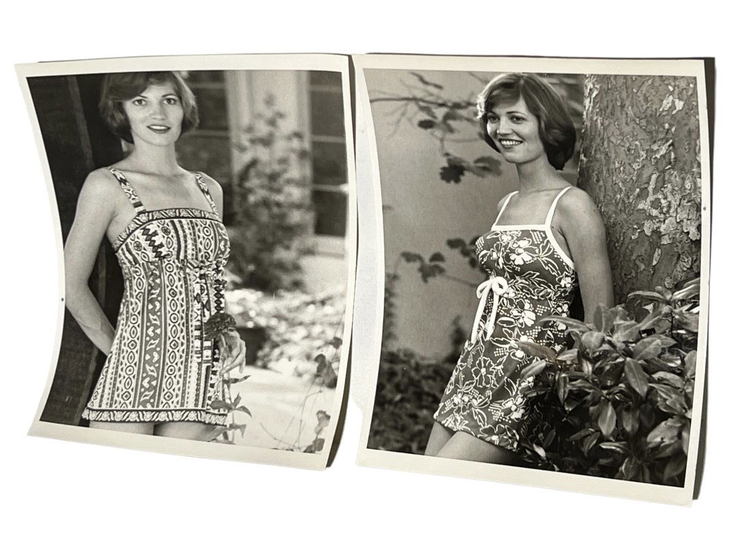 LOT OF 2 Vintage Fashion Model Photo 8" X 10" INCHES (1 of 1)