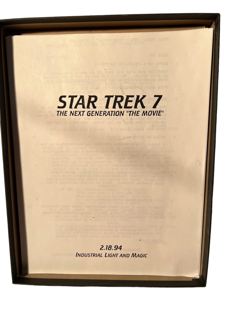SCRIPT  STAR TREK: VOYAGER (1 of 1)