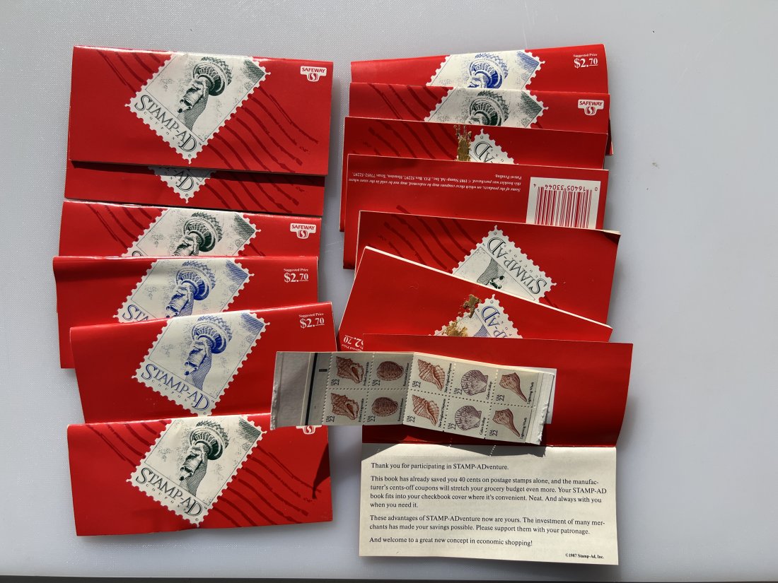 SET OF US POSTAGE STAMPS 13 BOOKS (1 of 2)