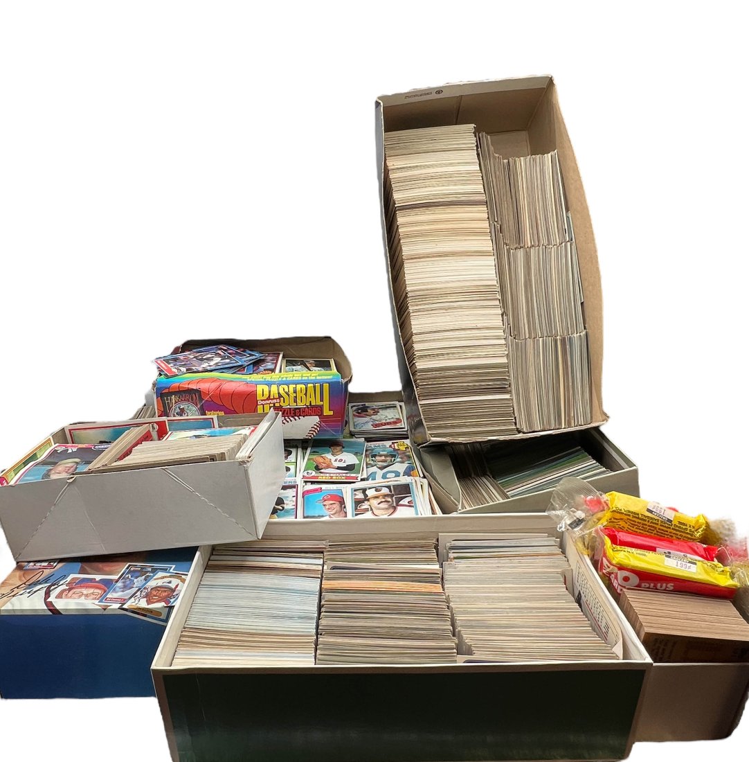 SET OF BASEBALL AND FOOTBALL TRADING CARDS 70S AND 80S: SET OF HUGE COLLECTION BASEBALL AND FOOTBALL TRADING CARDS 70S AND 80S