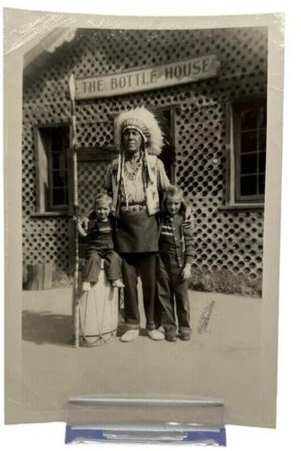VINTAGE NATIVE AMERICAN PHOTO Knott's Berry Farm: VINTAGE NATIVE AMERICAN PHOTO Knott's Berry Farm 4" X 6"