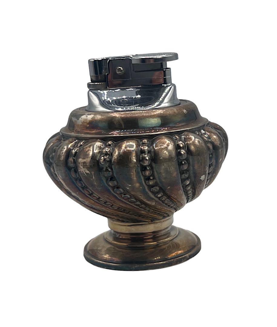 VICTORIAN METAL Table Lighter (1 of 3)