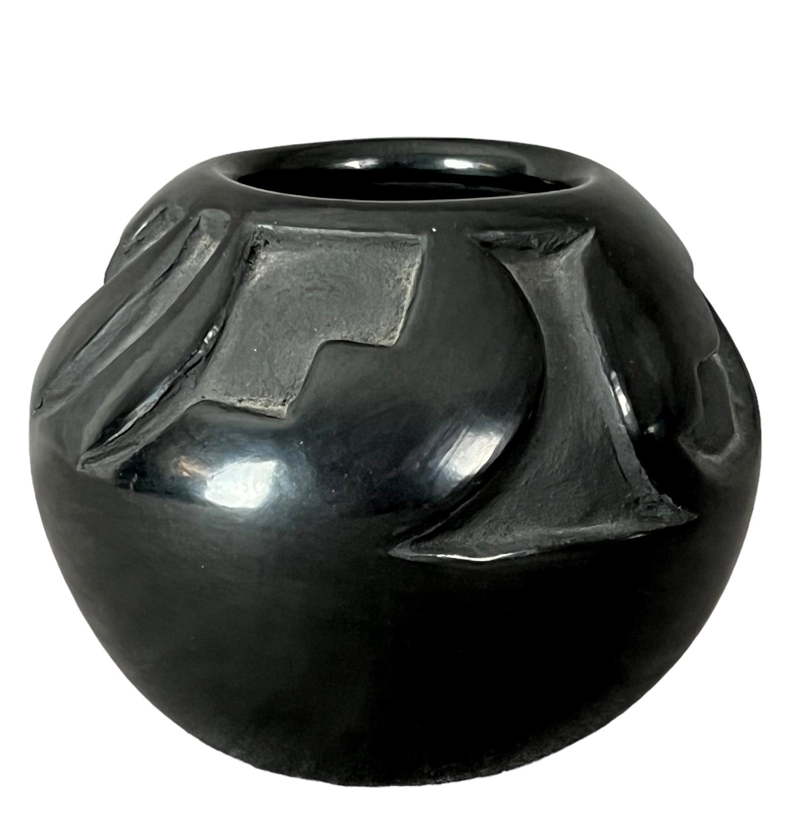 Barbara Martinez blackware pottery Jar Signed: Barbara Martinez blackware pottery Jar Signed 3 1/2 inches tall 4 1/2 inches in diameter