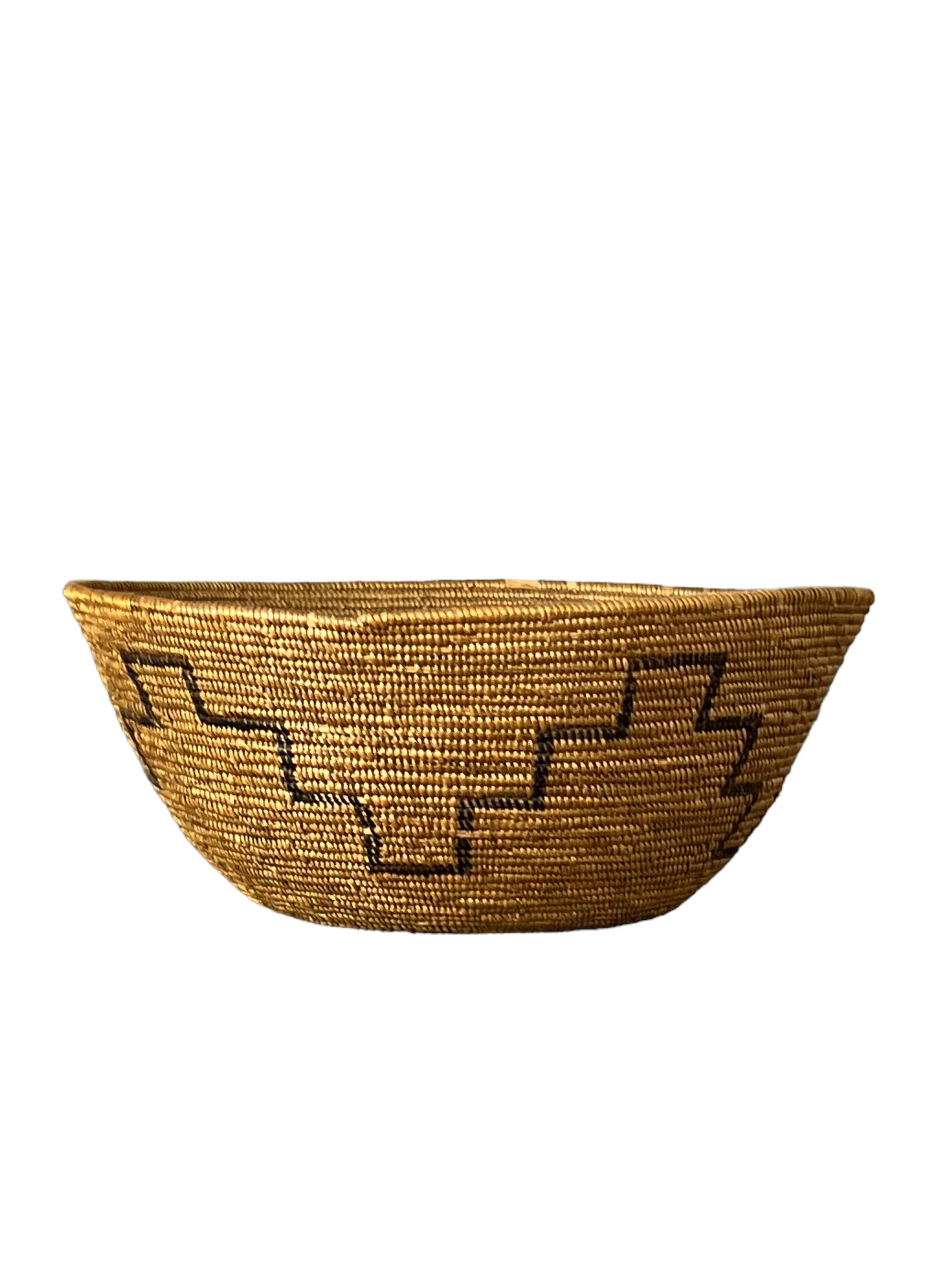 Native American Indian basket: Native American Indian basket diameter 14 inches height, 5.75 inches.