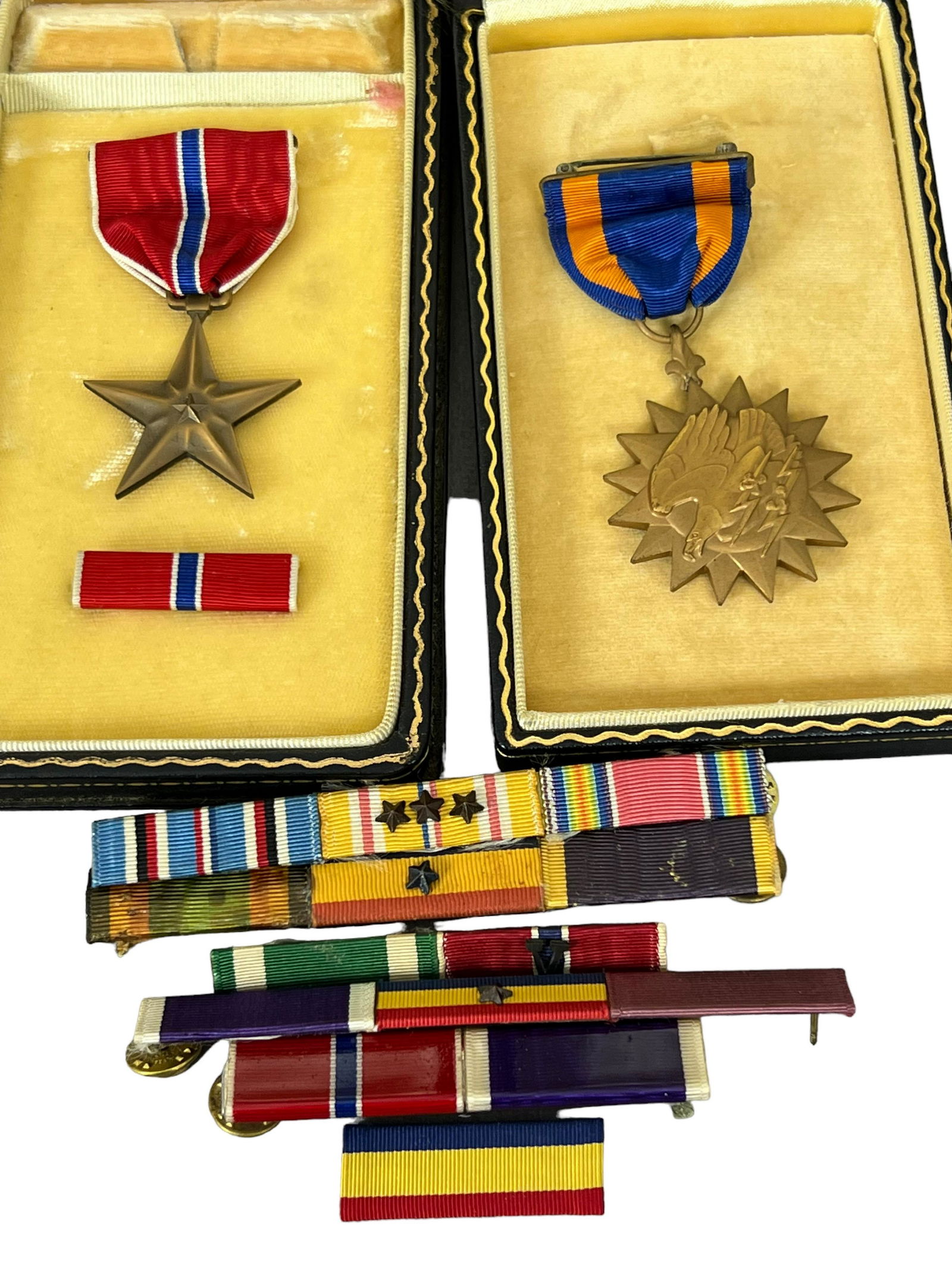 World War II US air medal bronze star medal collection (1 of 12)