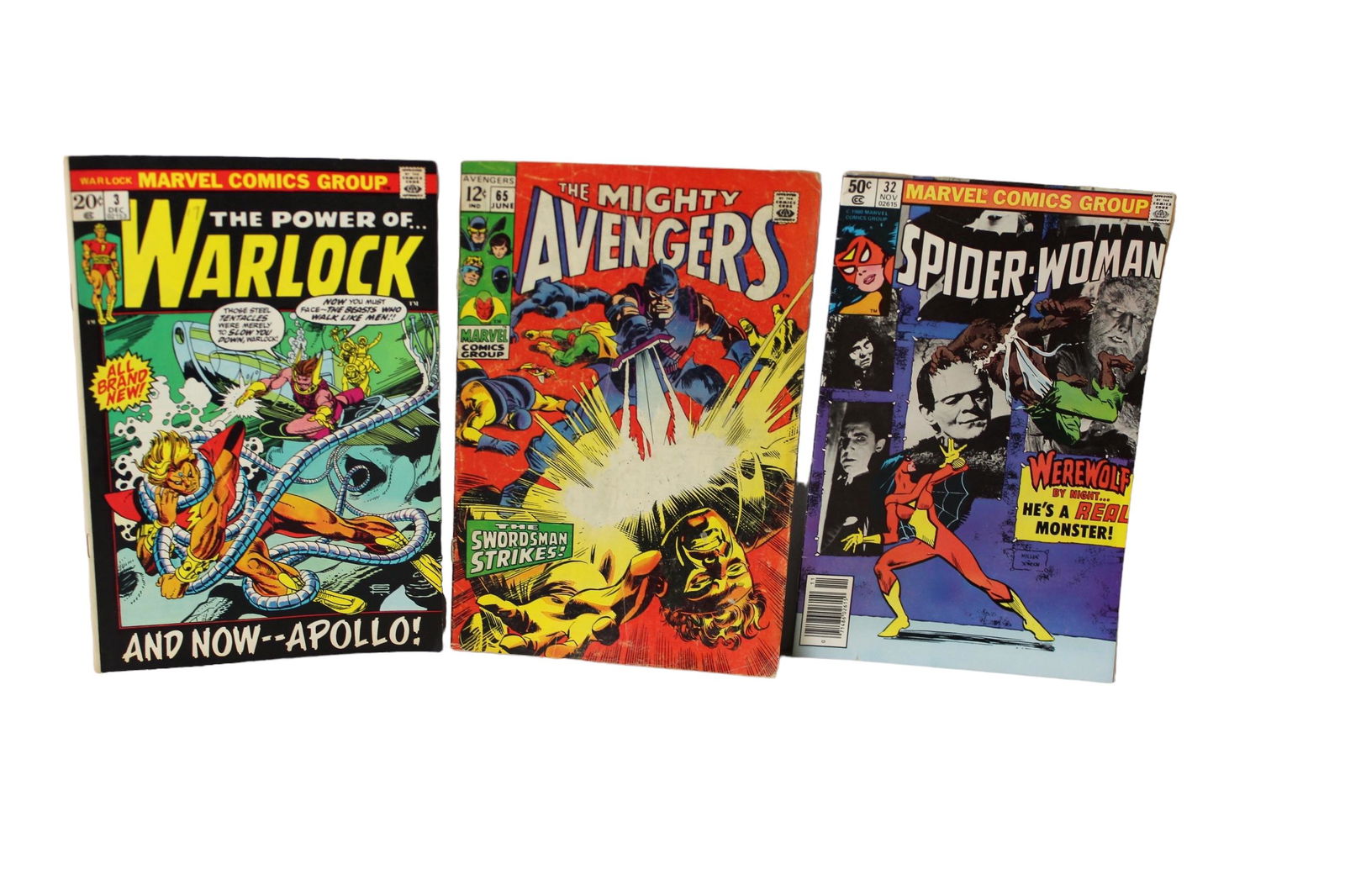 Vintage comic book lot avengers 65 spider woman 32 warlock 3 (1 of 4)