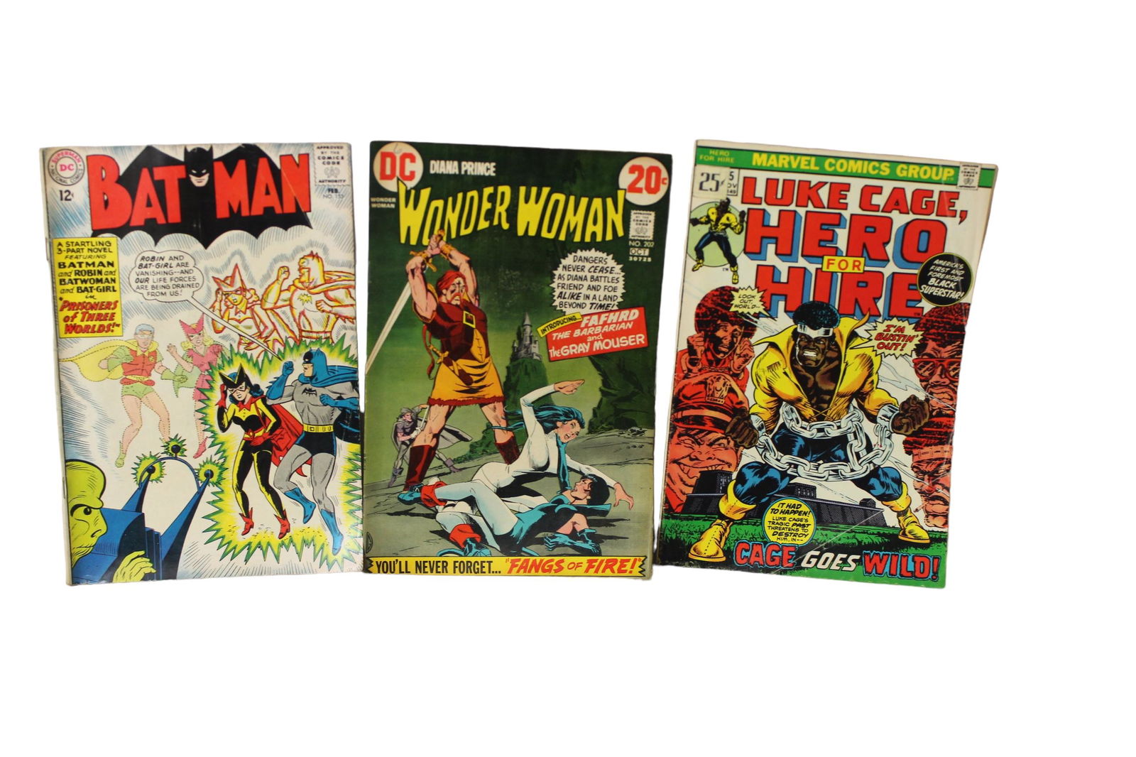 Vintage comic book collection lot Batman wonder woman Luke Cage (1 of 4)